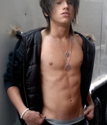 Boys with long hair 2 59d3e4a8e3b44.jpg