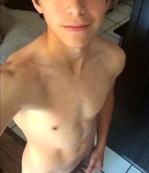A world of selfies n 4 5bf5d157b6f33.jpg