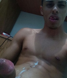 A world of selfies n 4 5bf5d1e79ea9d.jpg