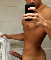 A world of selfies n 4 5bf5d2bccb56e.jpg