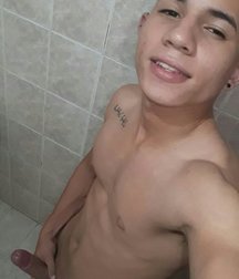 A World Of Selfie 5bf5d5c32023b.jpg
