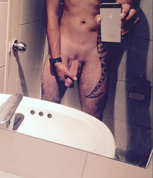 A World Of Selfie 5bf5d670eb37c.jpg