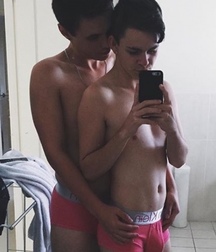 A World Of Selfie 5bf5d6e68f36f.jpg