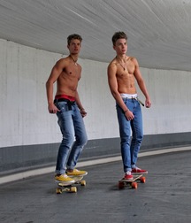 Shirtless skaterboys 5712548503881.jpg
