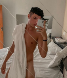 INSTA BOYS 5cd2840a68ce5.png