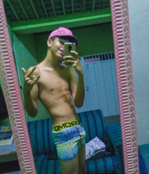 INSTA BOYS 5cd284160e2bb.png