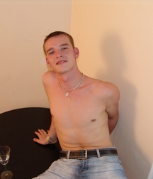 Axel 5e0526c6b814c.jpg