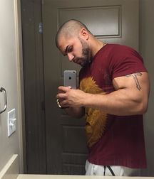 NCL23  - Muscle self pics mix 4 574f6688f04bd.jpg