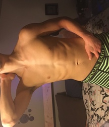 Jones posin 588c3ecf78dc2.jpg