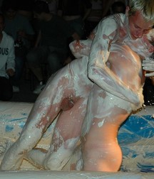 Teens in mud 579922ae0bcbb.jpg
