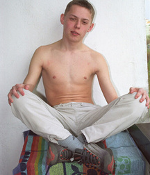 Blond teen 579aa4826253e.jpg
