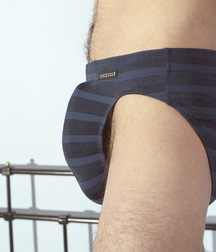 Young & hung 579b0c7231d48.jpg