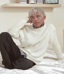 Young & smooth 579ba0c4c48a4.jpg