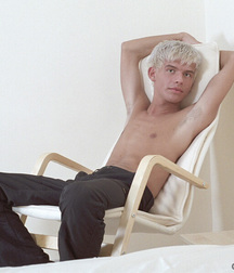 Young & smooth 579ba0d55af1e.jpg