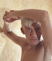 Young & smooth 579ba17e6dd99.jpg