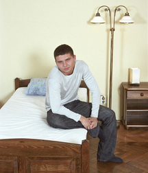Young & hairy 579ba7f9833bb.jpg