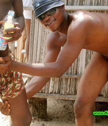 Afriboyz 57d1de8ab8318.jpg