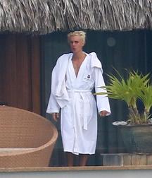 Justin Bieber 574738dc77d5e.jpg