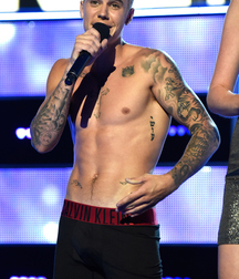 Justin Bieber 574738f923e73.jpg