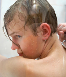 Twinks shower 58912bc4d6261.jpg