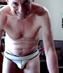 Niky Shows Off his dick GayBoysTube 612b81d0395fb.jpg