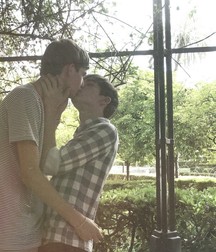 Hot Kisses II 59bcffbf05f95.jpg