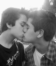 Hot Kisses II 59bcffc653df7.jpg