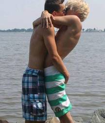 Hot Kisses II 59bcffda798e5.jpg