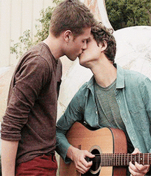 Hot Kisses II 59bcffdf22238.gif