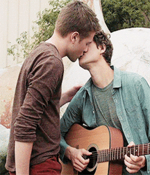 Hot Kisses II 59bcffe170da9.gif