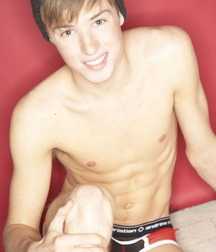 more hot boys 577ebeb436916.jpg