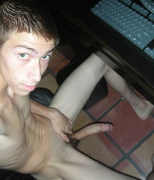 more hot boys 577ebecd2fe94.jpg
