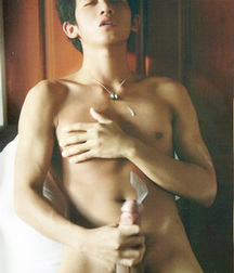 Lonely love ... enjoying sexual tension 5e538c5b1b09e.jpg