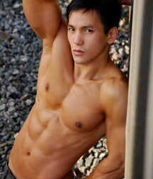 Gay guys... nice guys. 5ec8f1212b6da.jpg