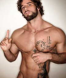 Gay guys... nice guys. 5ec8f1283b063.jpg
