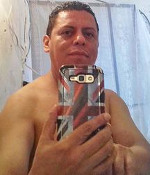 Gay guys... nice guys. 5ec8f1b110966.jpg