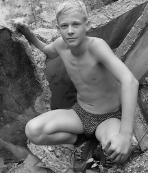 Black`n White 581390a9352cf.jpg