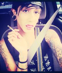 Tattooed Queen 576c2281ac9dd.jpg