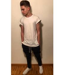 Boys in Sneaker 3 5c69dc2f1a8f7.jpg