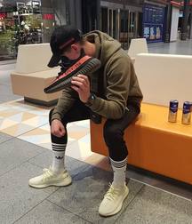 Boys in Sneaker 3 5c69dc53d6419.jpg