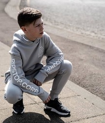 Boys in Sneaker 3 5c69dc656b909.jpg