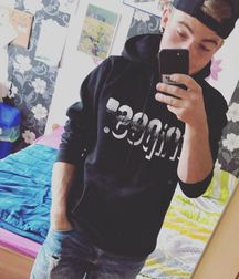 Boys in Sneaker 3 5c69dc6e4ce19.jpg