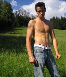 Eastboys - Ben 593d2f922496e.jpg