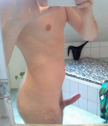 Random Selfies from Another Site 5777fa22e7802.jpg