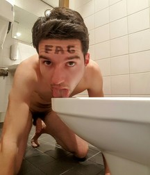 JB's Boy Pic's - Slave - 228 581d5b0e10728.jpg
