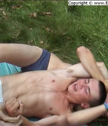 boy fight 5790c1c74b922.jpg