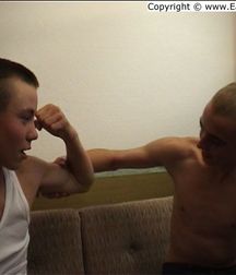boy fight 5790c2983db3c.jpg
