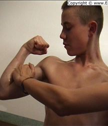 boy fight 5790c2d8c5494.jpg
