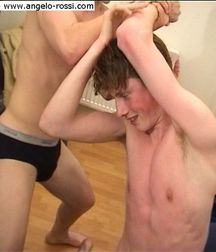 boy fight 5790c369ea4b2.jpg