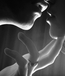 KissingStuff 58a755f0af2e1.jpg